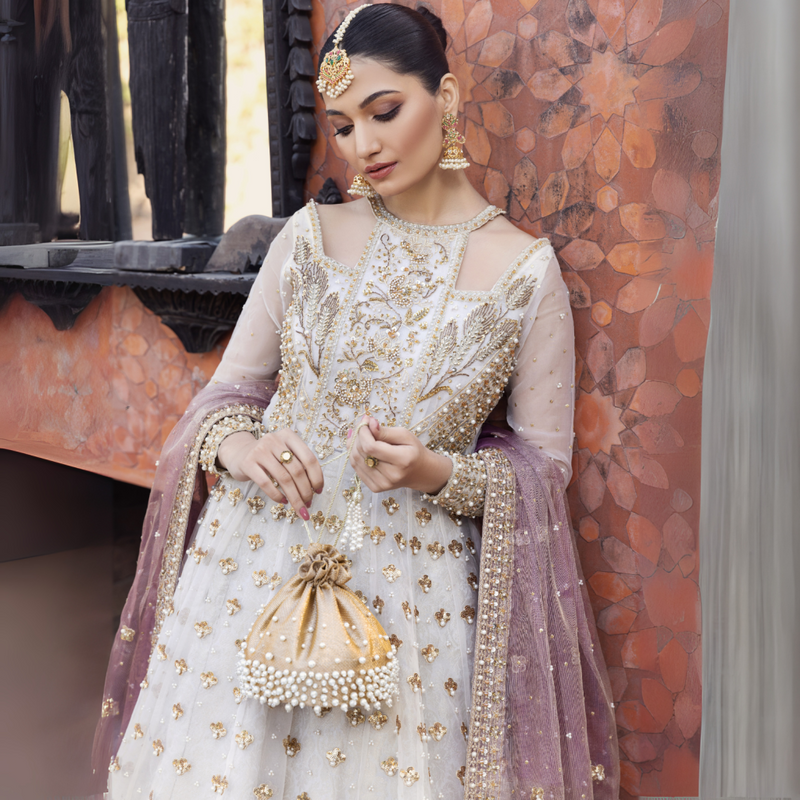 <span style="color: #ffffff;">ZORA</span>